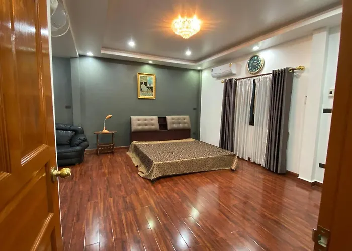 Beautiful 2 Story Newly Renovated House Maison d'hôtes