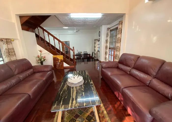 Beautiful 2 Story Newly Renovated House Maison d'hôtes Bangkok