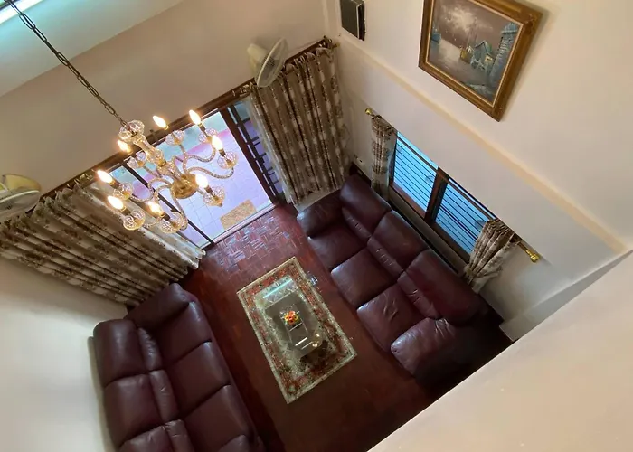 Maison d'hôtes Beautiful 2 Story Newly Renovated House Bangkok