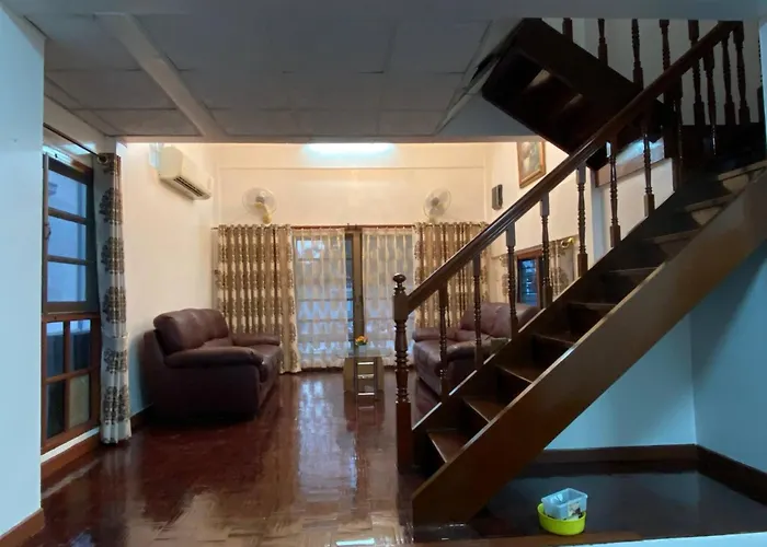 Beautiful 2 Story Newly Renovated House Maison d'hôtes *