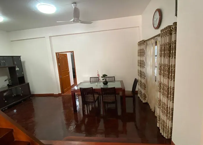 Beautiful 2 Story Newly Renovated House Maison d'hôtes *