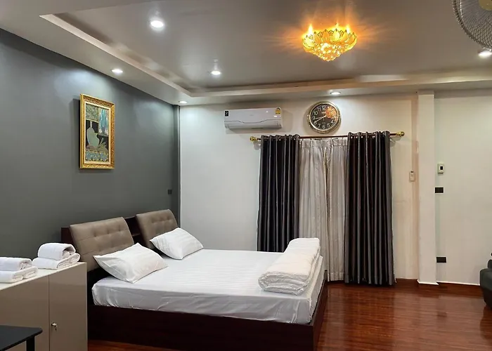 Beautiful 2 Story Newly Renovated House Maison d'hôtes Bangkok