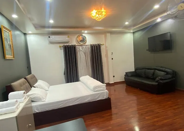 Beautiful 2 Story Newly Renovated House *