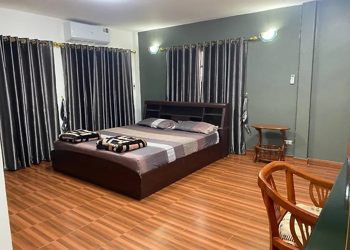Beautiful 2 Story Newly Renovated House Maison d'hôtes