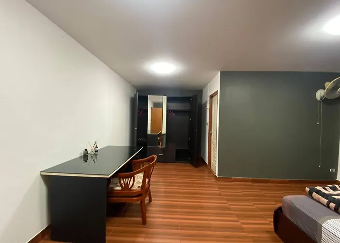 Beautiful 2 Story Newly Renovated House *