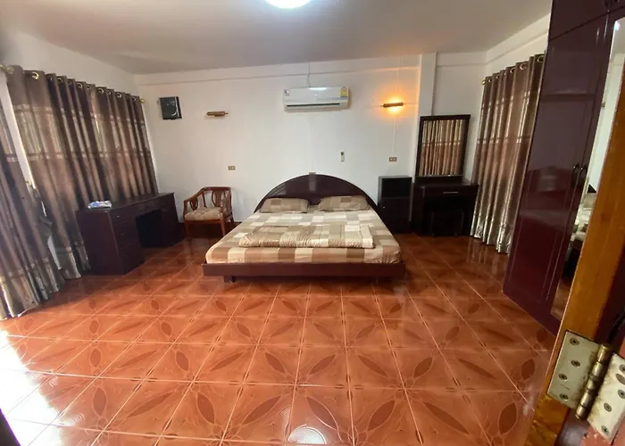 Beautiful 2 Story Newly Renovated House *