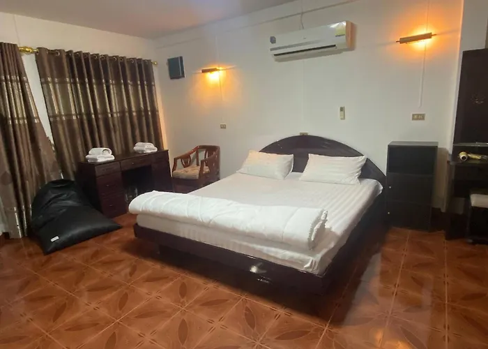 Beautiful 2 Story Newly Renovated House Maison d'hôtes Bangkok