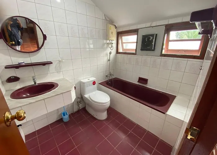 Beautiful 2 Story Newly Renovated House Maison d'hôtes Bangkok