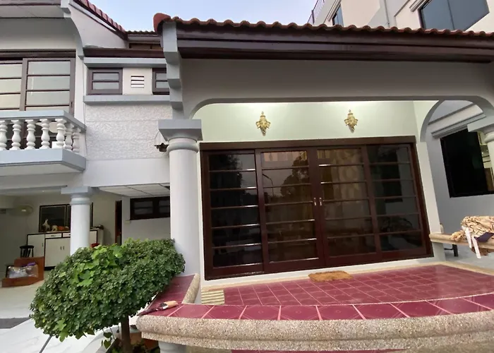 Beautiful 2 Story Newly Renovated House