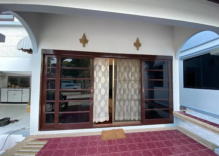 Beautiful 2 Story Newly Renovated House Bangkok